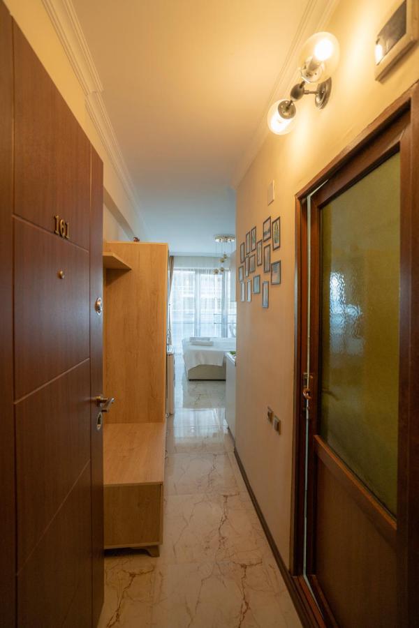 Your Studio On The Beach! Батуми Экстерьер фото